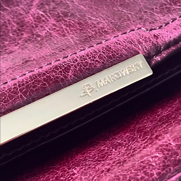 B Makowsky cranberry wine glazed leather Shoulder Bag with gold detail - Picture 6 of 16